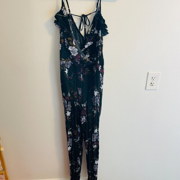 American eagle black and floral jumpsuit - Picture 3 of 3